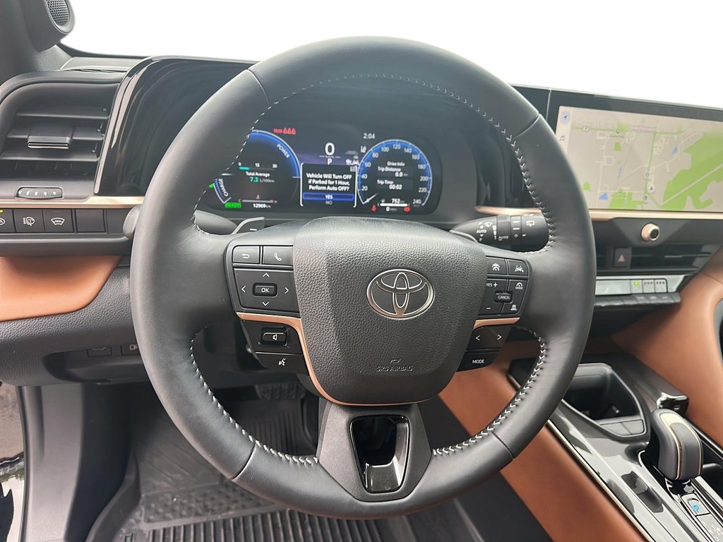2025 Toyota Crown Signia Limited in Stratford, Ontario - 11 - w1024h768px