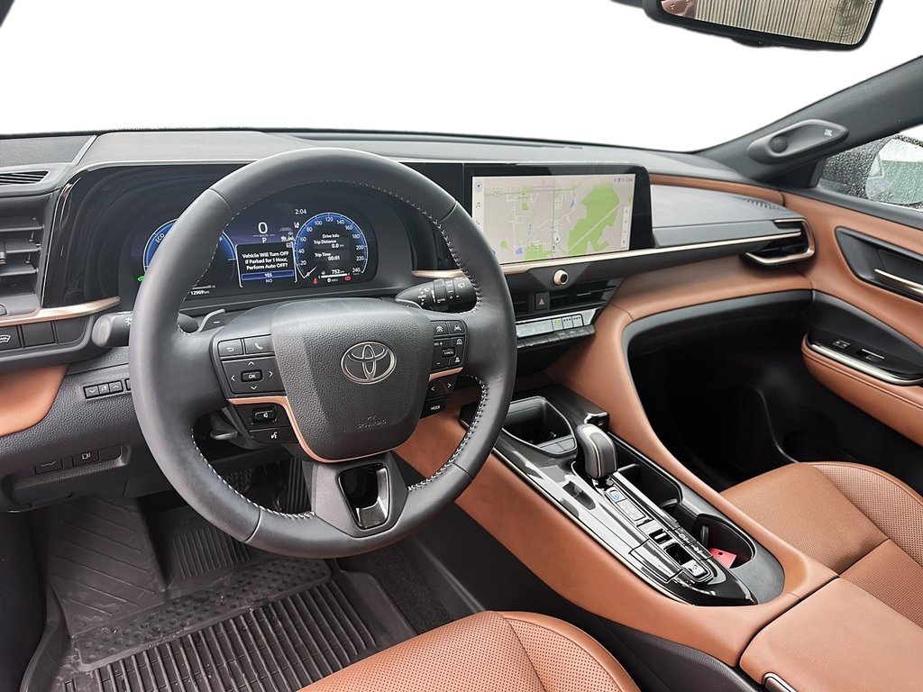 2025 Toyota Crown Signia Limited in Stratford, Ontario - 9 - w1024h768px