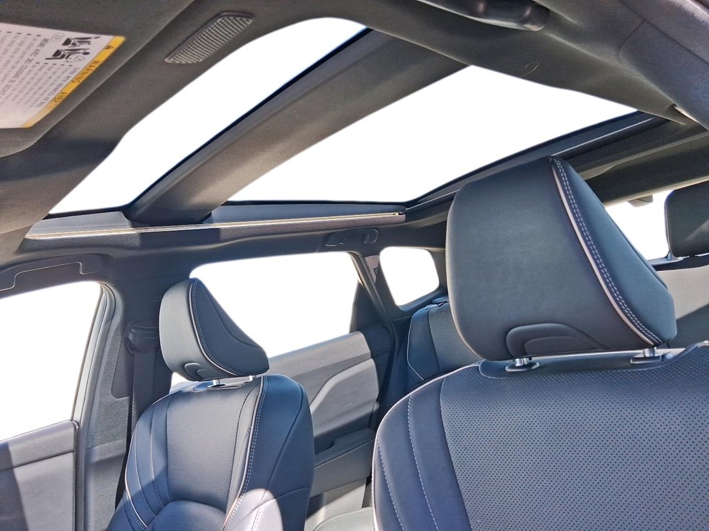 2025 Toyota Crown Signia Limited in Stratford, Ontario - 17 - w1024h768px