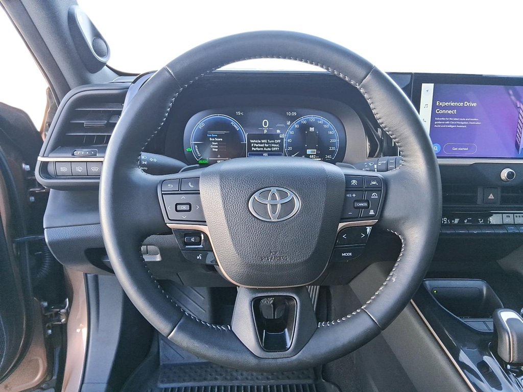 2025 Toyota Crown Signia Limited in Stratford, Ontario - 12 - w1024h768px