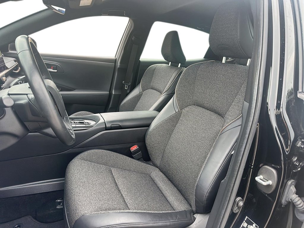 2023 Toyota CROWN Limited in Stratford, Ontario - 8 - w1024h768px