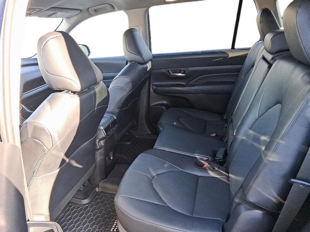 2025 Toyota Grand Highlander Hyb rid XLE AW in Stratford, Ontario - 11 - w1024h768px