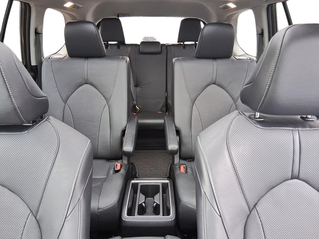 2025 Toyota Grand Highlander Limited AWD in Stratford, Ontario - 10 - w1024h768px