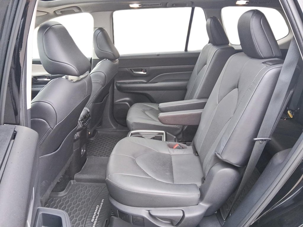 2025 Toyota Grand Highlander Limited AWD in Stratford, Ontario - 9 - w1024h768px