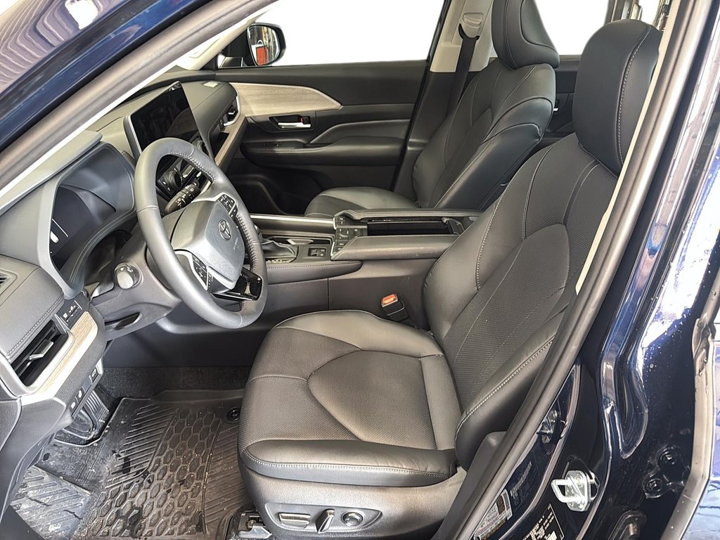 2026 Toyota Grand Highlander Limited AWD in Stratford, Ontario - 8 - w1024h768px