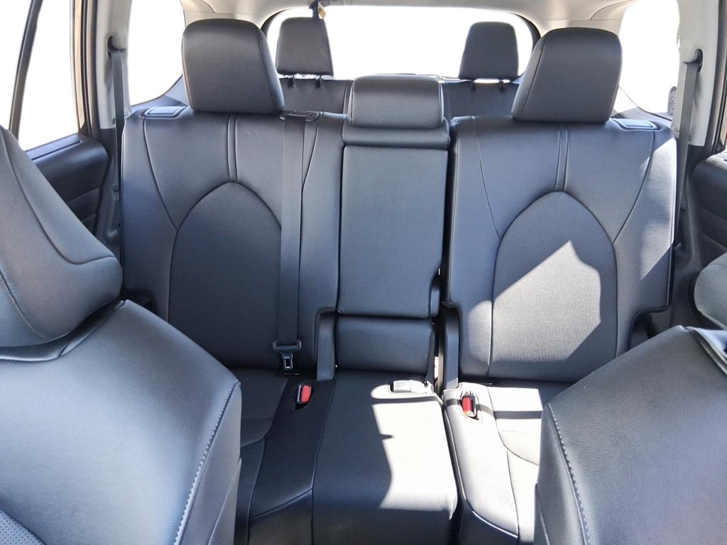 2026 Toyota Grand Highlander XLE AWD in Stratford, Ontario - 10 - w1024h768px