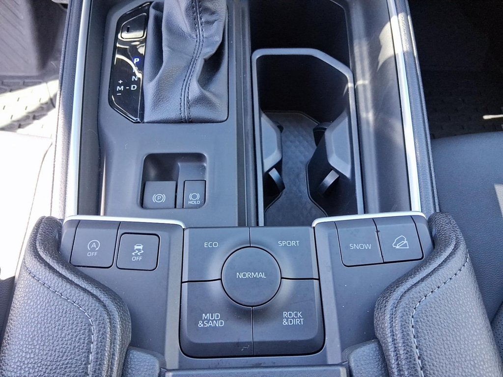2026 Toyota Grand Highlander XLE AWD in Stratford, Ontario - 18 - w1024h768px
