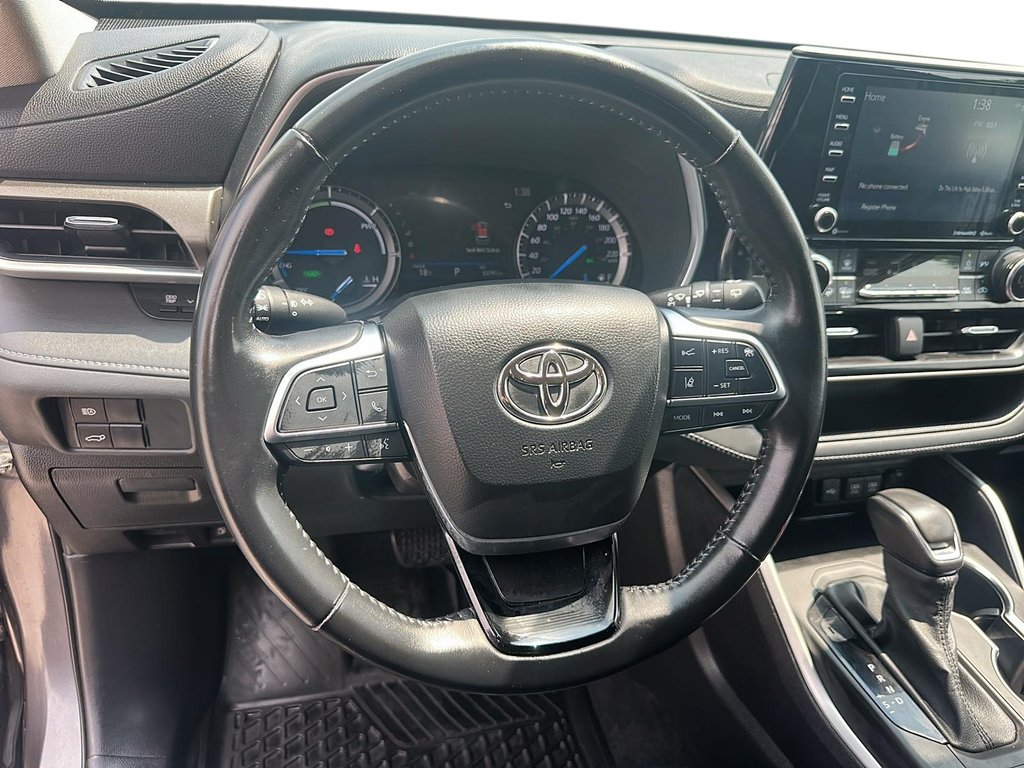 2021 Toyota Highlander hybrid XLE AWD in Stratford, Ontario - 11 - w1024h768px