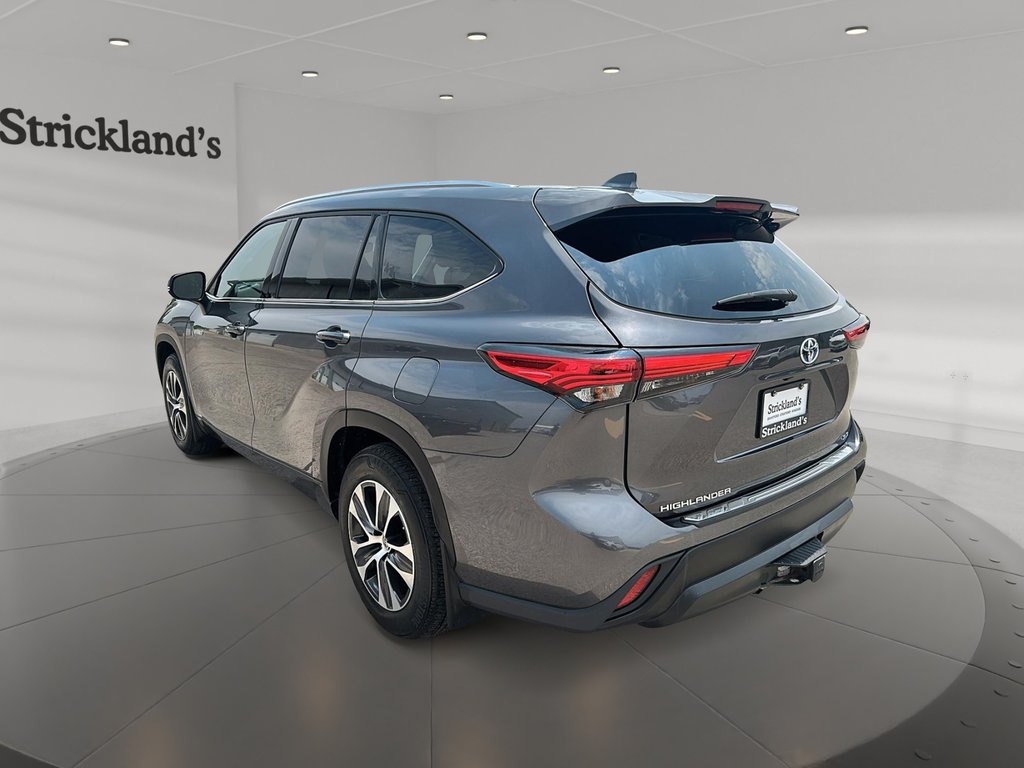 2021 Toyota Highlander hybrid XLE AWD in Stratford, Ontario - 4 - w1024h768px
