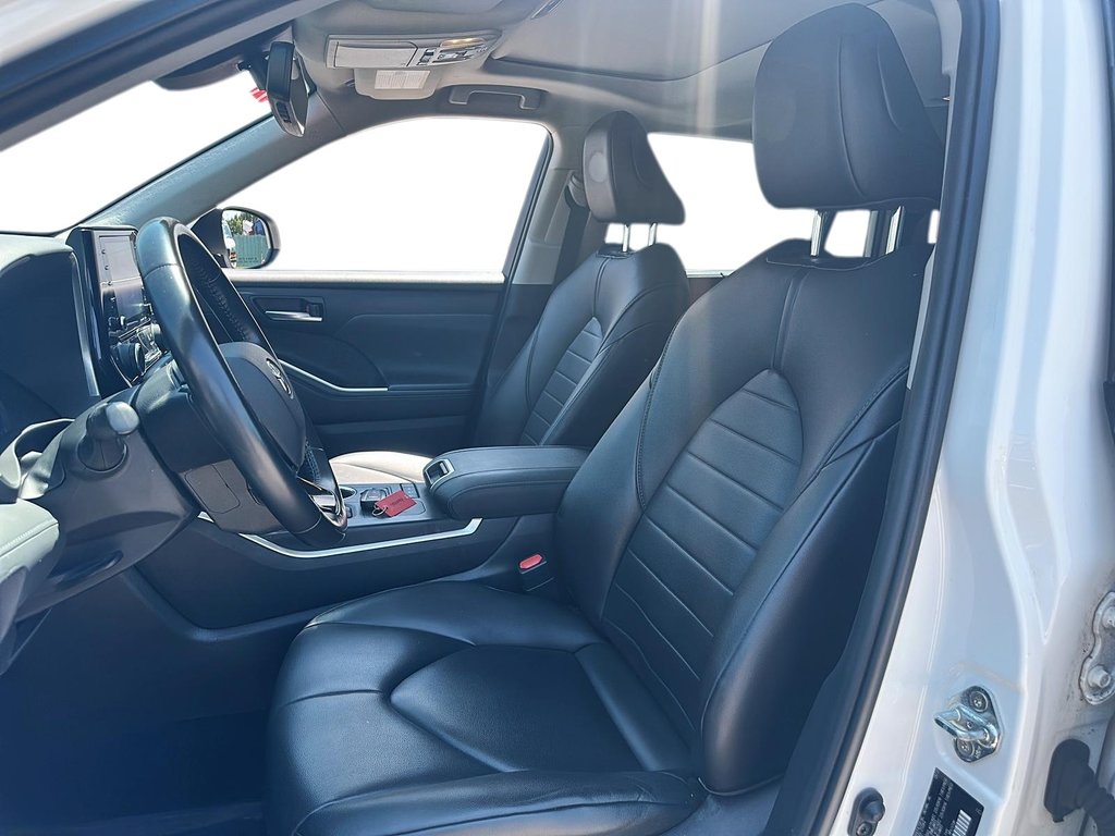 2021 Toyota Highlander hybrid XLE AWD in Stratford, Ontario - 8 - w1024h768px