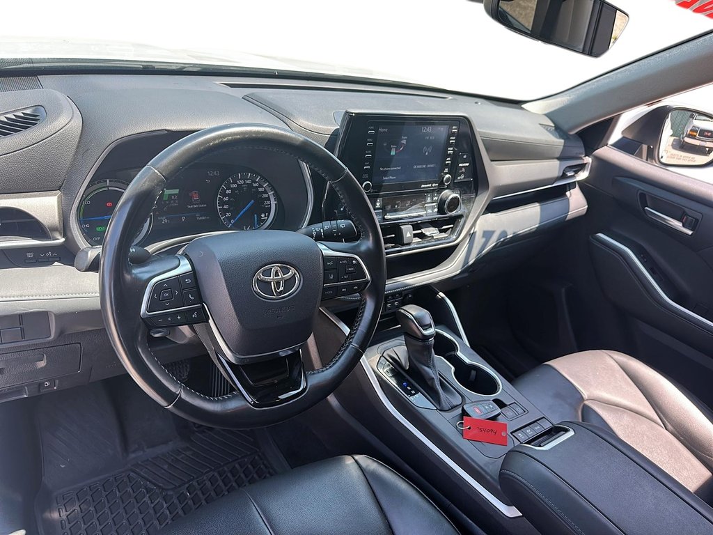 2021 Toyota Highlander hybrid XLE AWD in Stratford, Ontario - 9 - w1024h768px