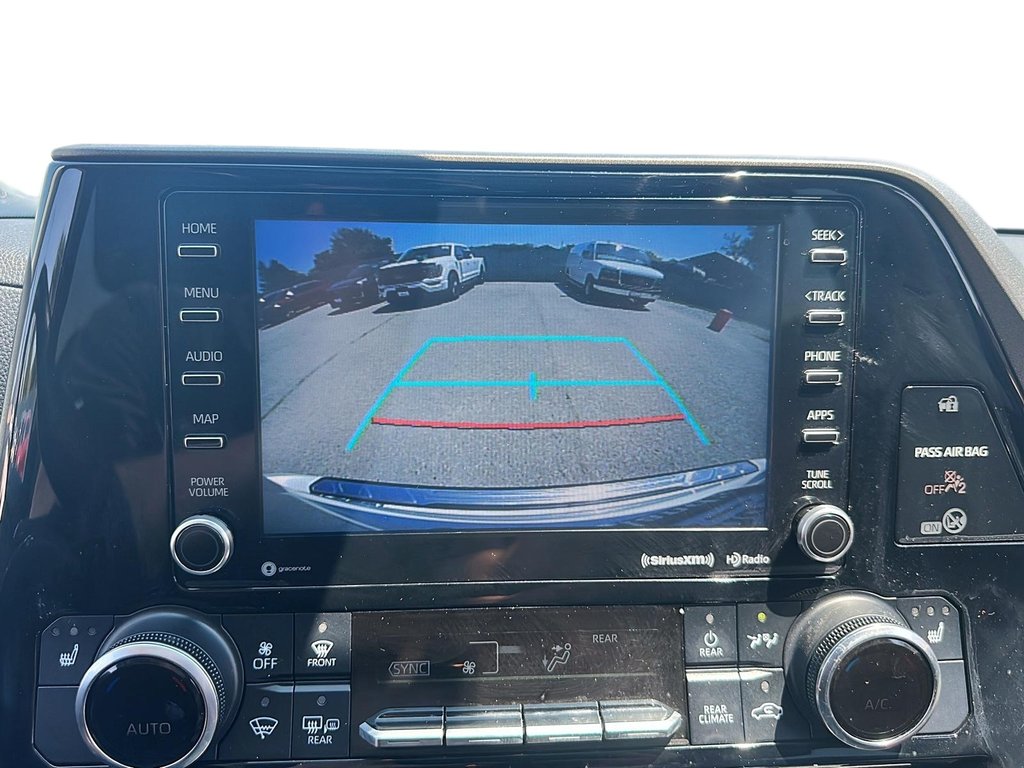 2021 Toyota Highlander hybrid XLE AWD in Stratford, Ontario - 17 - w1024h768px