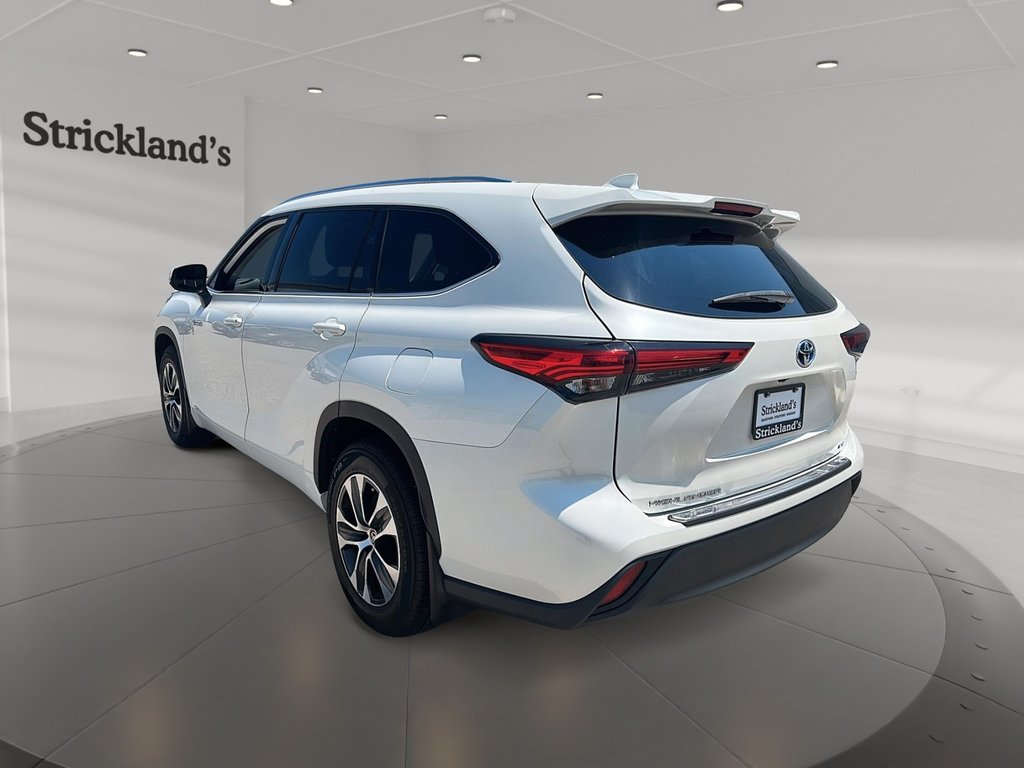 2021 Toyota Highlander hybrid XLE AWD in Stratford, Ontario - 4 - w1024h768px