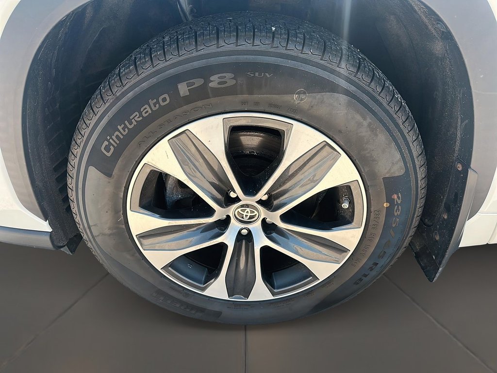 2021 Toyota Highlander hybrid XLE AWD in Stratford, Ontario - 7 - w1024h768px