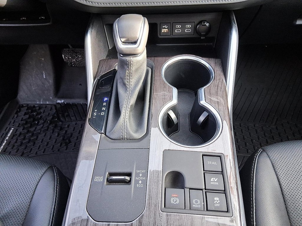 2024 Toyota Highlander Hybrid Limited AWD in Stratford, Ontario - 18 - w1024h768px