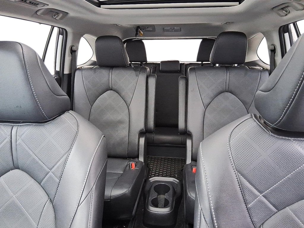 2024 Toyota Highlander Hybrid Limited AWD in Stratford, Ontario - 10 - w1024h768px