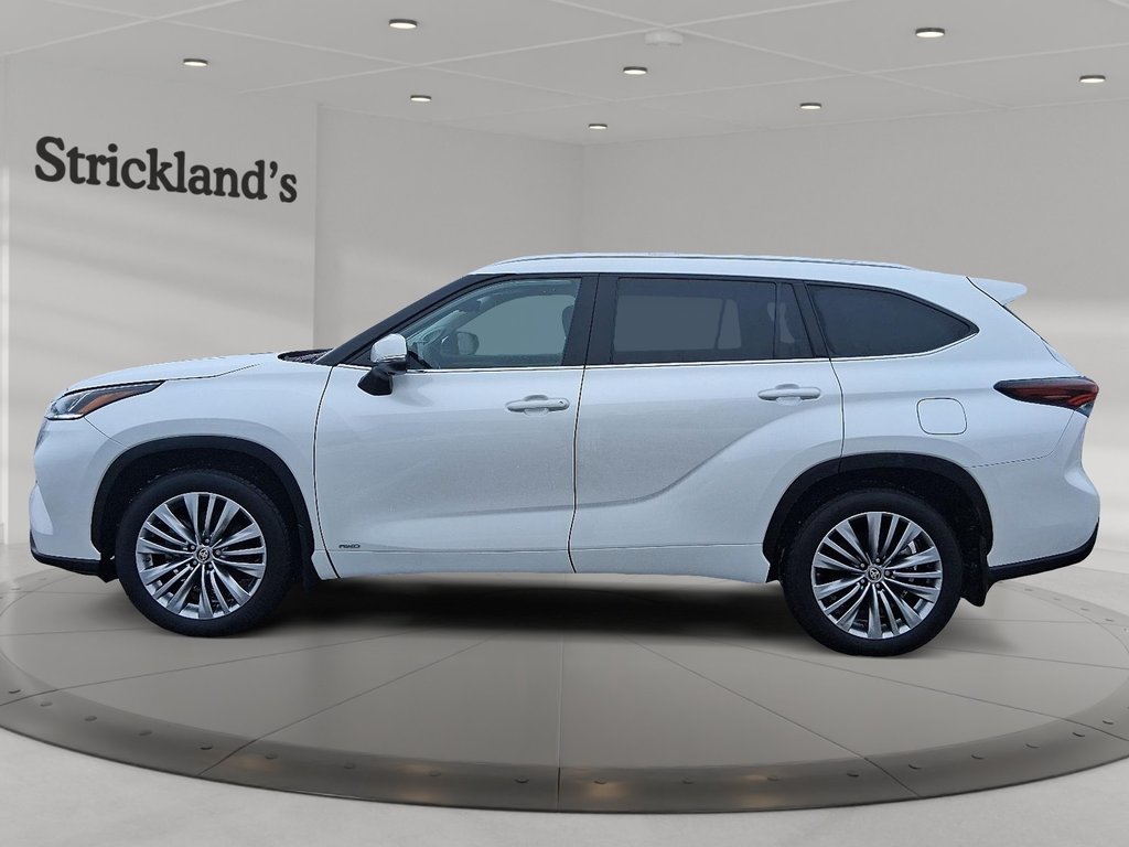 2024 Toyota Highlander Hybrid Limited AWD in Stratford, Ontario - 5 - w1024h768px