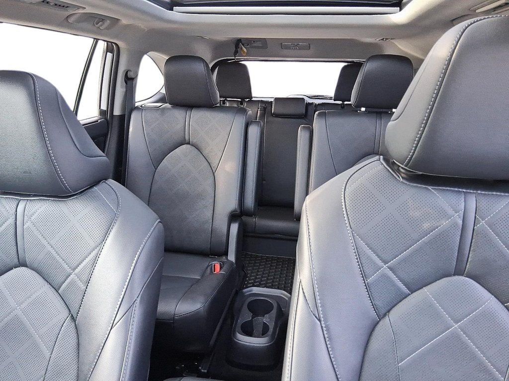 2024 Toyota Highlander Hybrid Limited AWD in Stratford, Ontario - 10 - w1024h768px