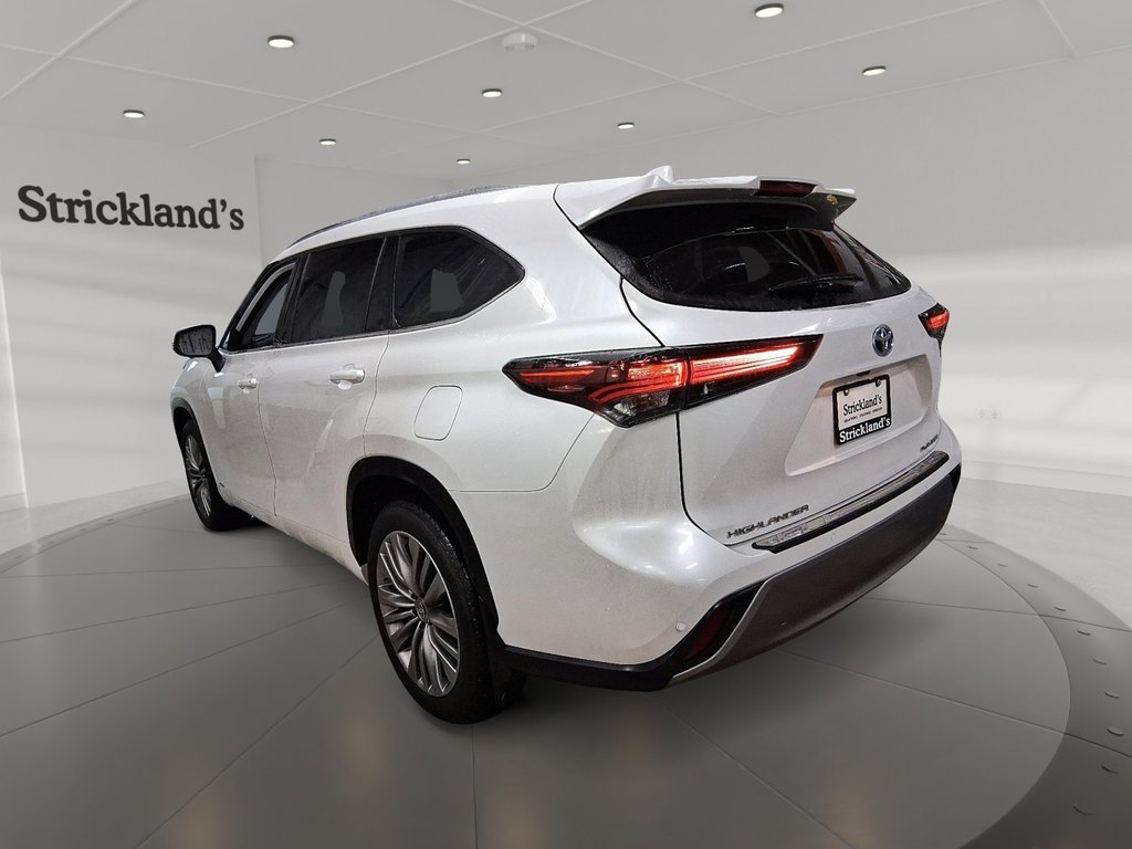 2024 Toyota Highlander Hybrid Limited AWD in Stratford, Ontario - 4 - w1024h768px