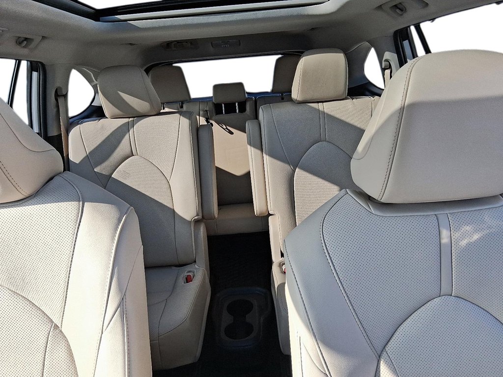 2025 Toyota Highlander Hybrid Limited AWD in Stratford, Ontario - 10 - w1024h768px