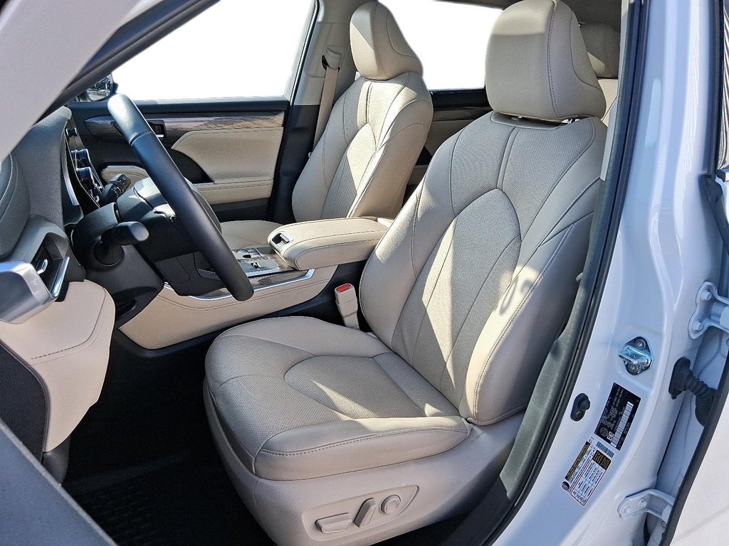 2025 Toyota Highlander Hybrid Limited AWD in Stratford, Ontario - 8 - w1024h768px