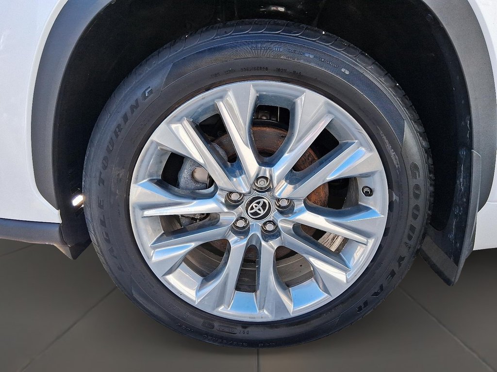 2025 Toyota Highlander Hybrid Limited AWD in Stratford, Ontario - 7 - w1024h768px