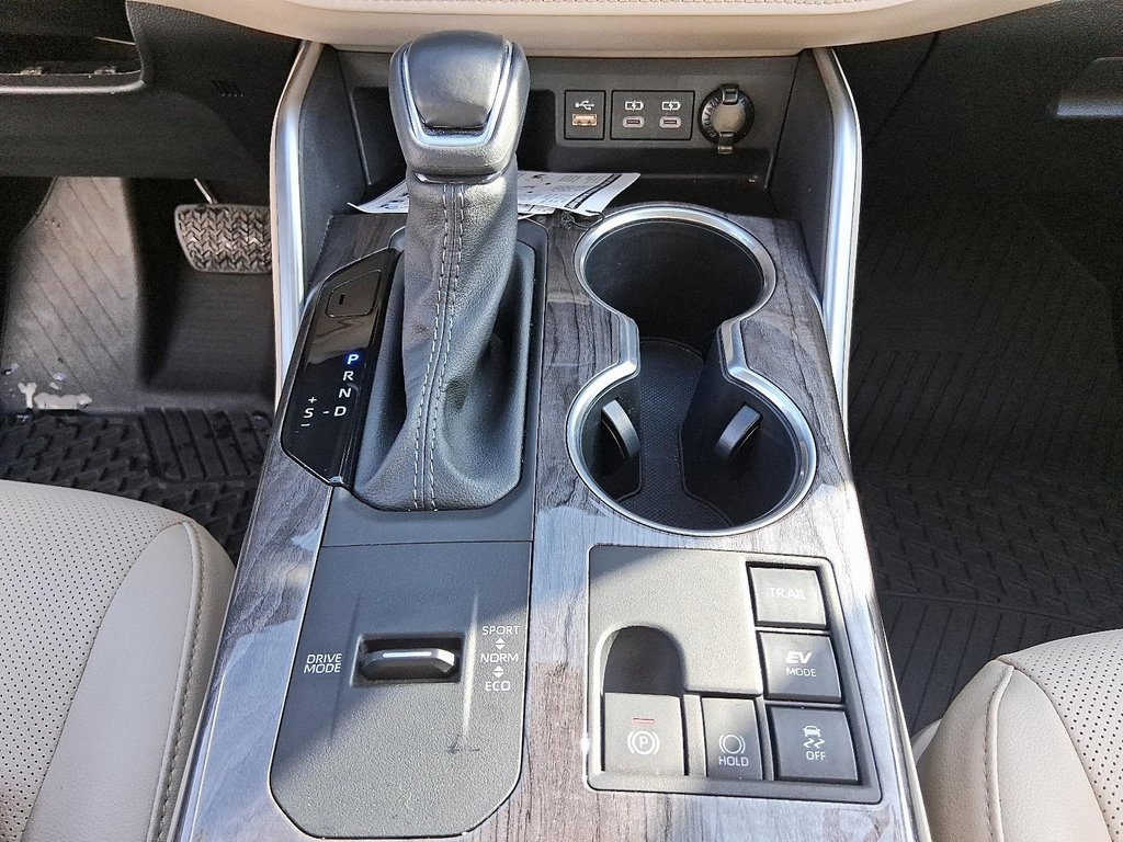 2025 Toyota Highlander Hybrid Limited AWD in Stratford, Ontario - 18 - w1024h768px