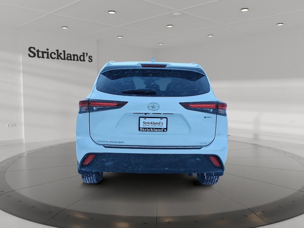 2025 Toyota Highlander Hybrid XLE AWD in Stratford, Ontario - 3 - w1024h768px