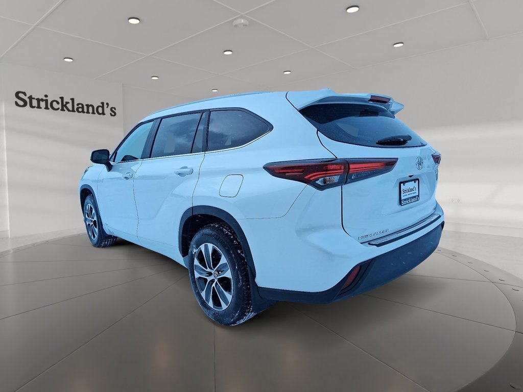 2025 Toyota Highlander Hybrid XLE AWD in Stratford, Ontario - 4 - w1024h768px