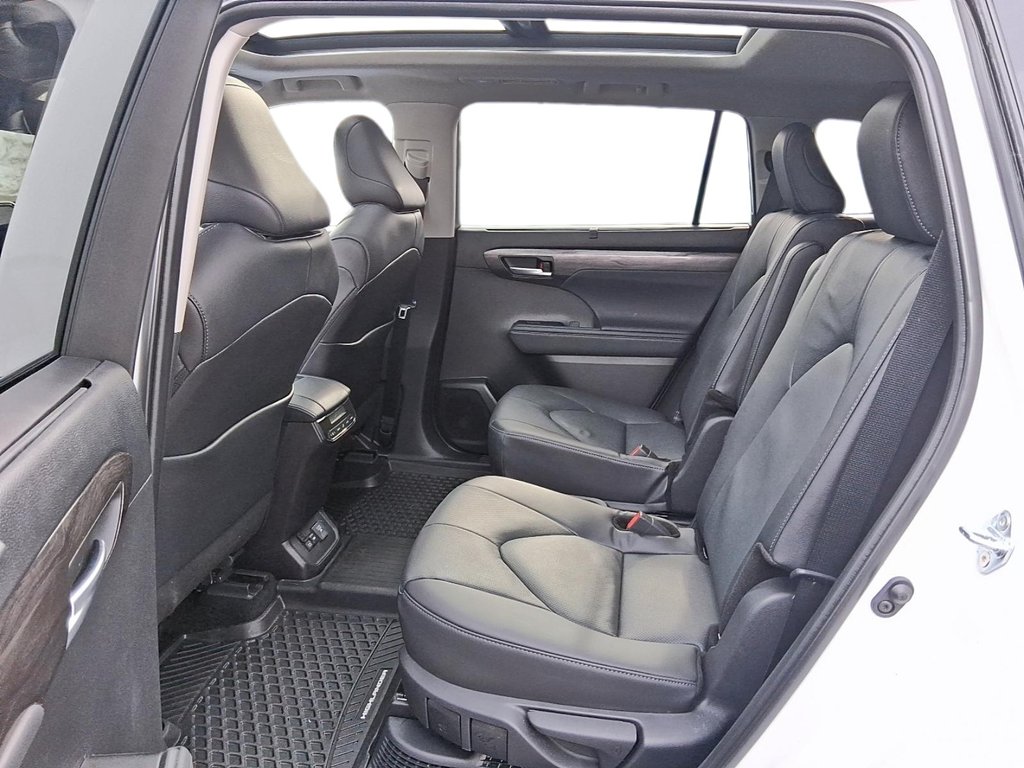2025 Toyota Highlander Hybrid Limited AWD in Stratford, Ontario - 9 - w1024h768px