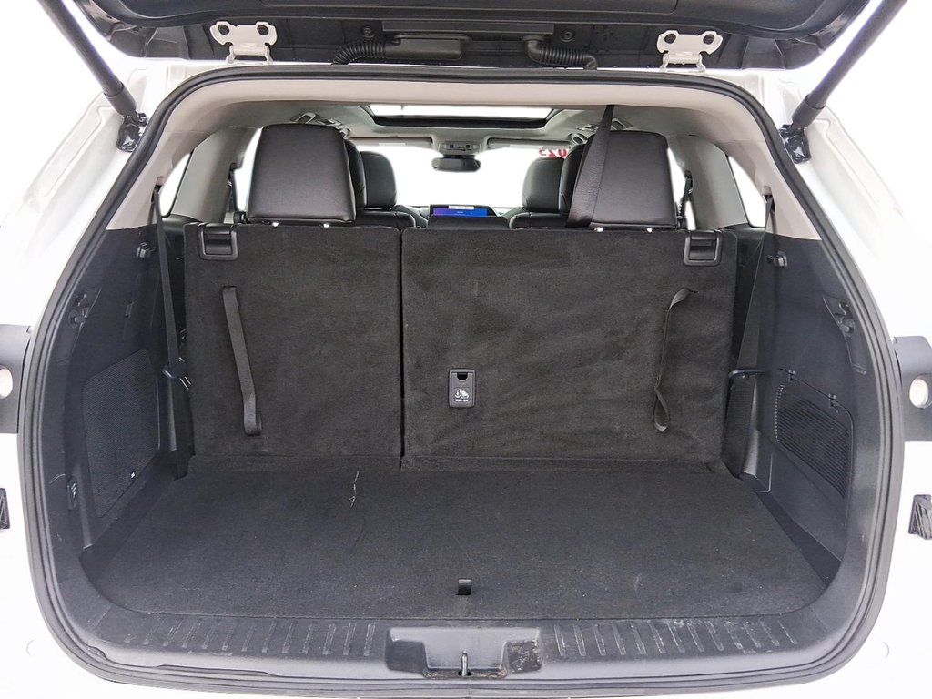 2025 Toyota Highlander Hybrid Limited AWD in Stratford, Ontario - 6 - w1024h768px