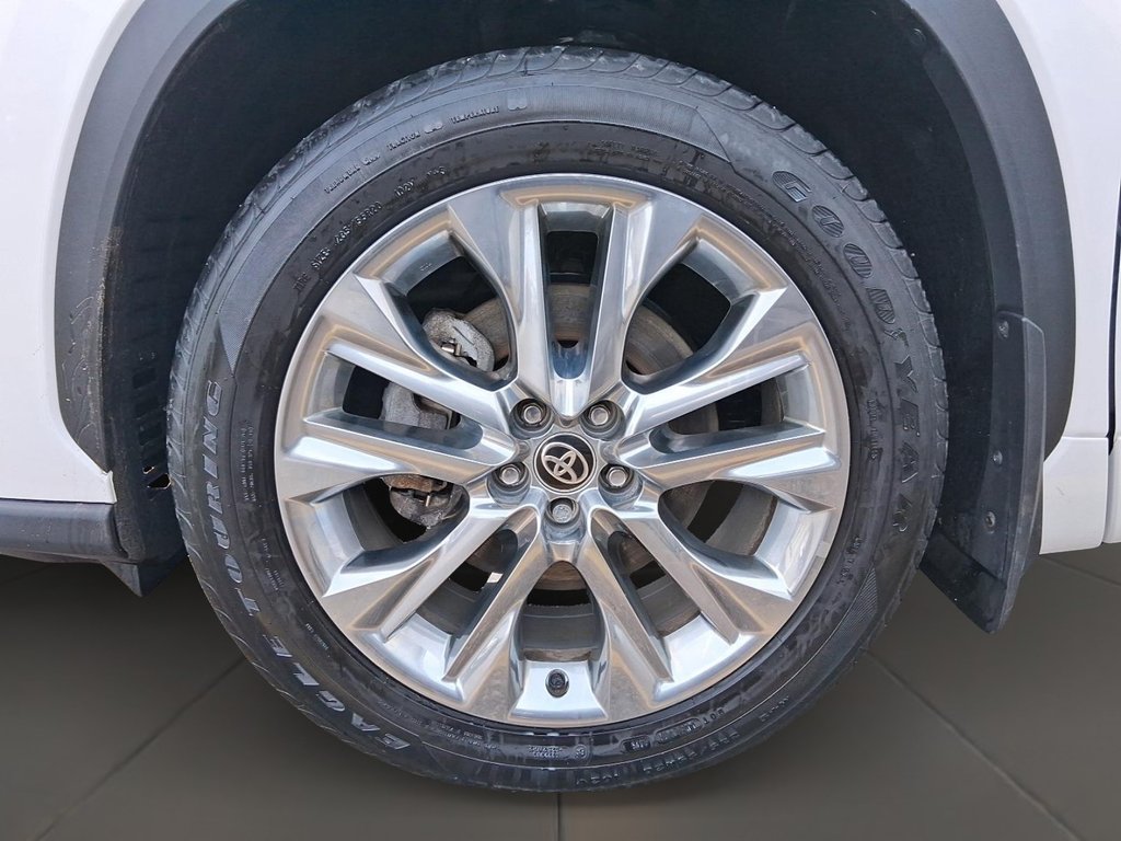 2025 Toyota Highlander Hybrid Limited AWD in Stratford, Ontario - 7 - w1024h768px