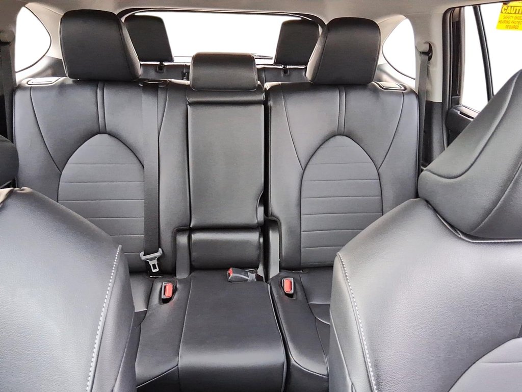 2026 Toyota Highlander Hybrid XLE AWD in Stratford, Ontario - 10 - w1024h768px