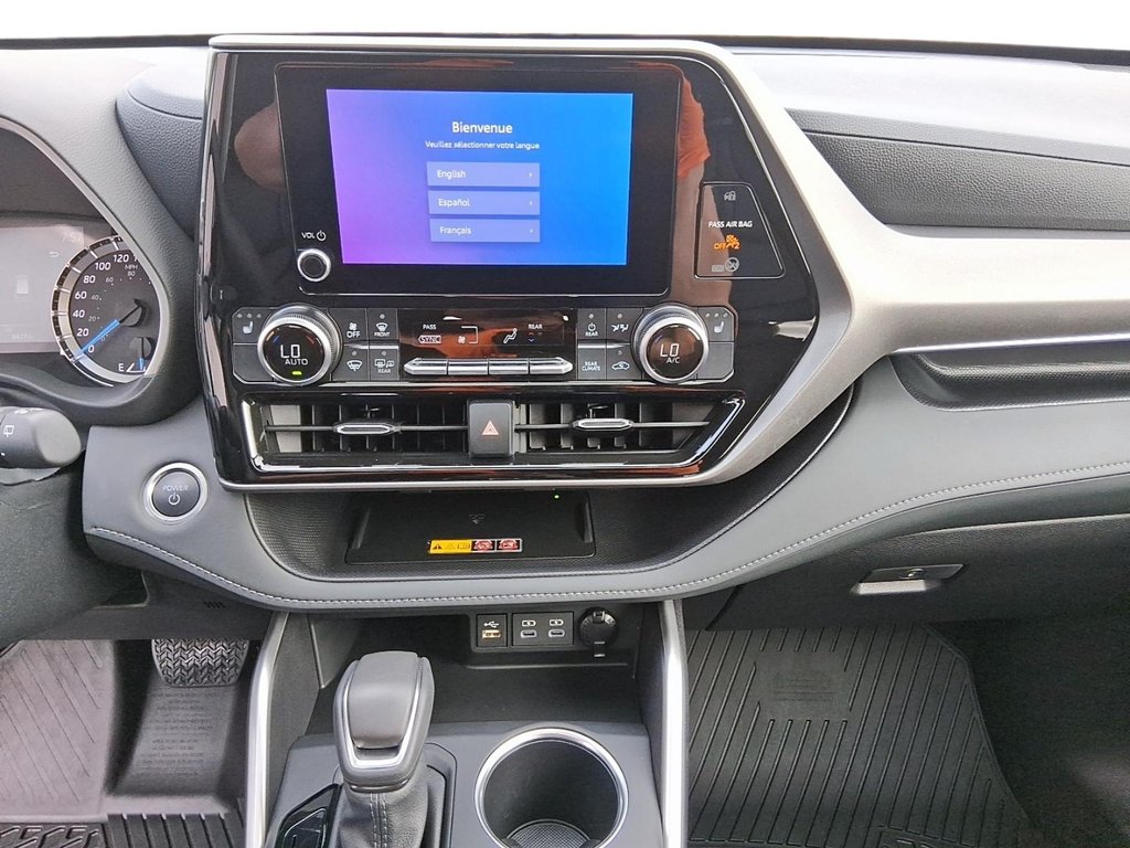 2026 Toyota Highlander Hybrid XLE AWD in Stratford, Ontario - 16 - w1024h768px