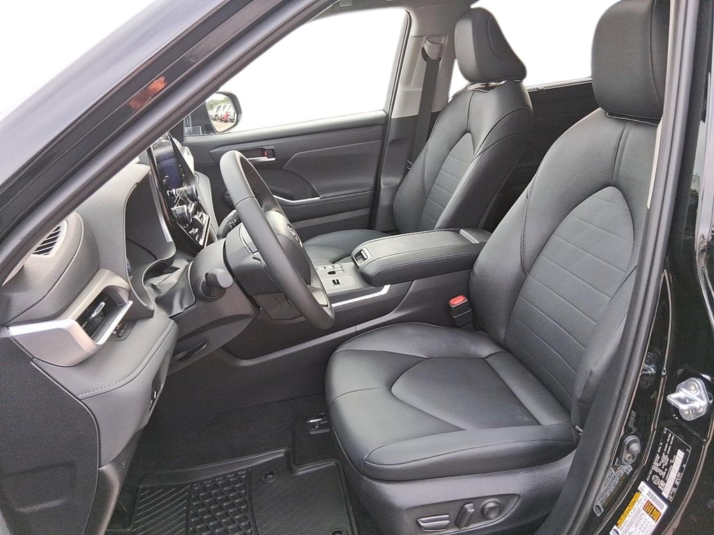 2026 Toyota Highlander Hybrid XLE AWD in Stratford, Ontario - 8 - w1024h768px