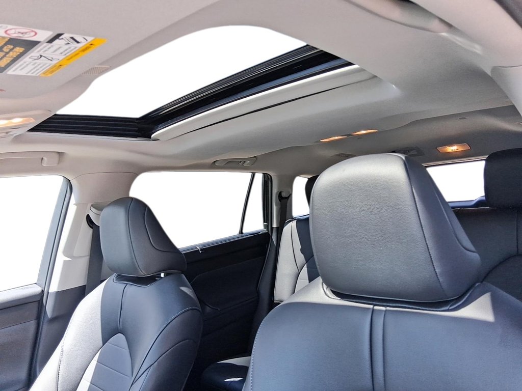 2026 Toyota Highlander Hybrid XLE AWD in Stratford, Ontario - 20 - w1024h768px