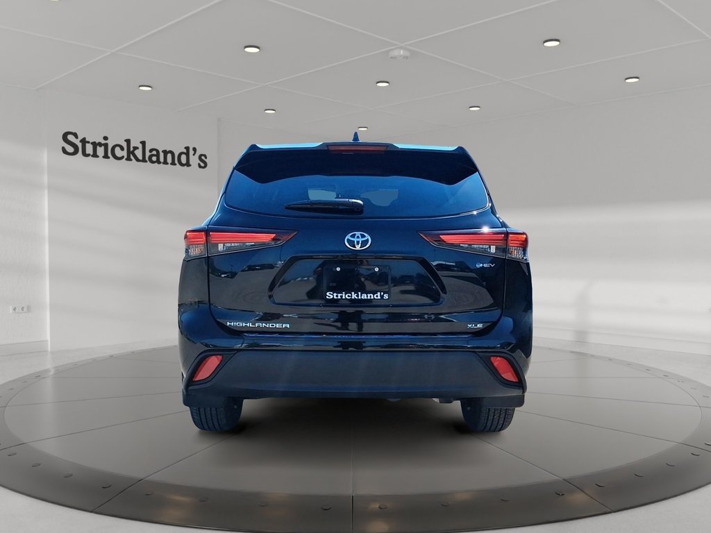 2026 Toyota Highlander Hybrid XLE AWD in Stratford, Ontario - 3 - w1024h768px