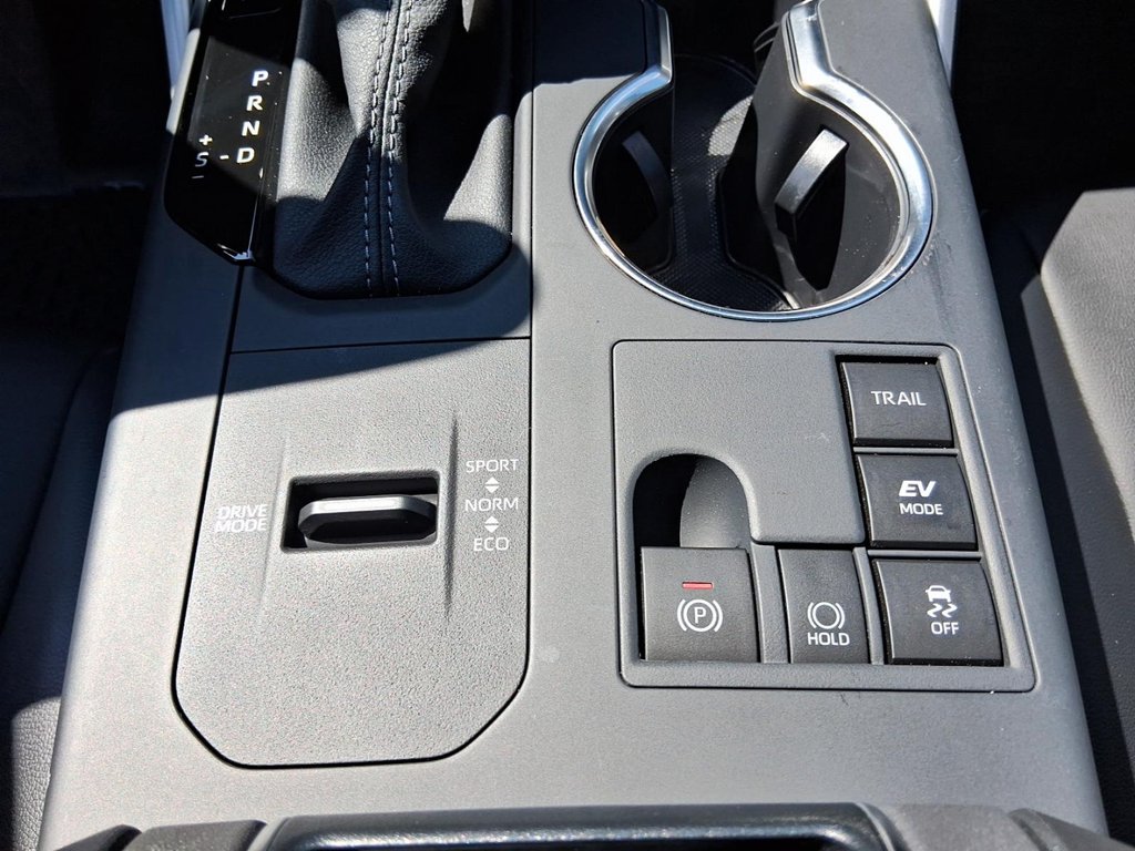 2026 Toyota Highlander Hybrid XLE AWD in Stratford, Ontario - 19 - w1024h768px