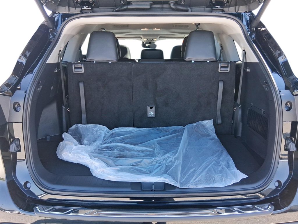2026 Toyota Highlander Hybrid XLE AWD in Stratford, Ontario - 7 - w1024h768px