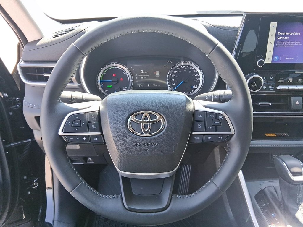 2026 Toyota Highlander Hybrid XLE AWD in Stratford, Ontario - 14 - w1024h768px