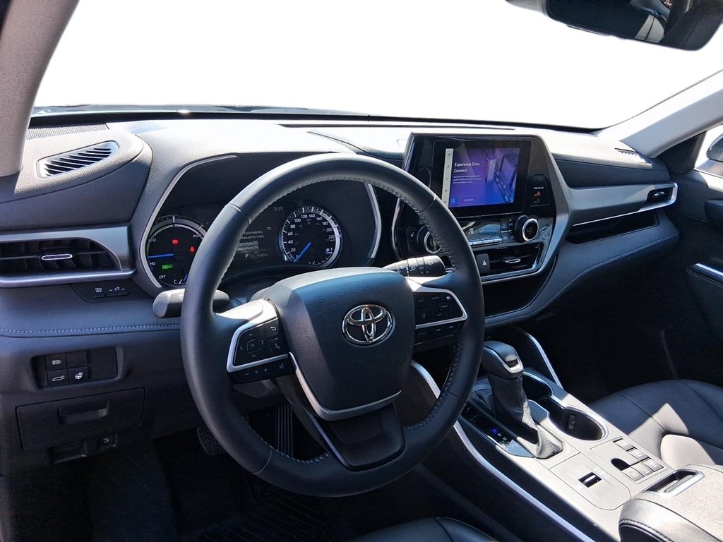 2026 Toyota Highlander Hybrid XLE AWD in Stratford, Ontario - 12 - w1024h768px