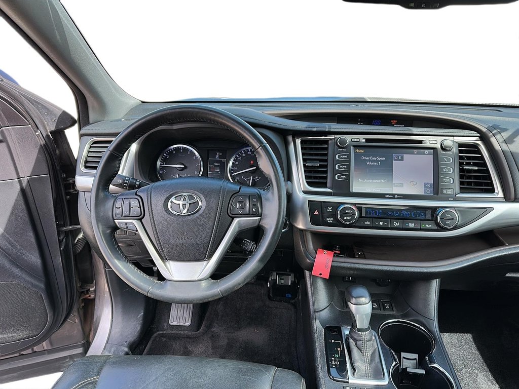 2014 Toyota Highlander XLE AWD in Stratford, Ontario - 9 - w1024h768px