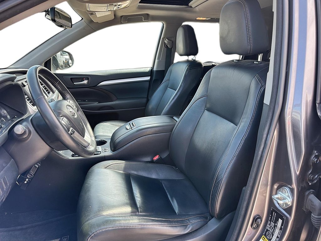 2014 Toyota Highlander XLE AWD in Stratford, Ontario - 8 - w1024h768px