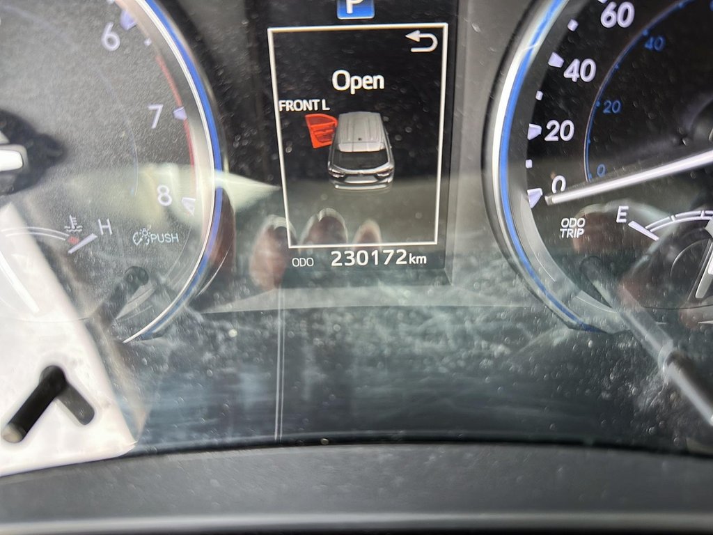 2014 Toyota Highlander XLE AWD in Stratford, Ontario - 12 - w1024h768px