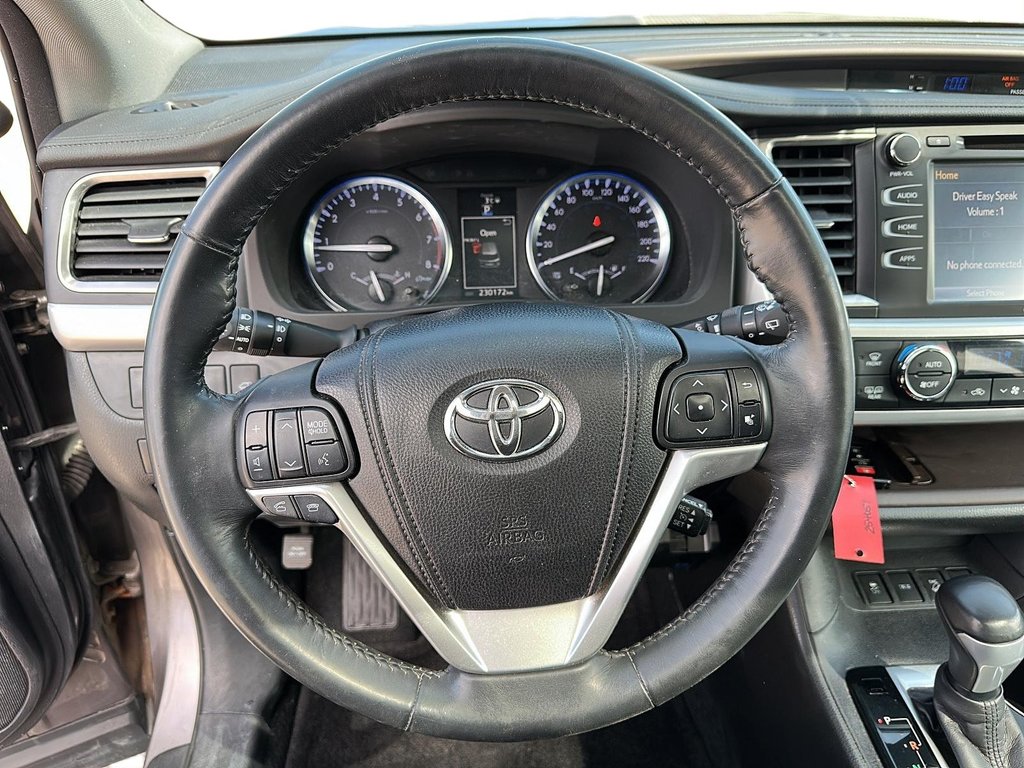 2014 Toyota Highlander XLE AWD in Stratford, Ontario - 11 - w1024h768px