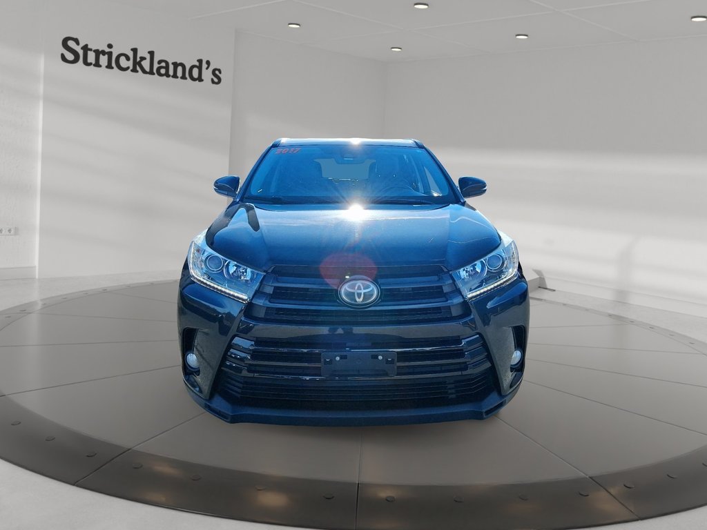 2017 Toyota Highlander XLE AWD in Stratford, Ontario - 2 - w1024h768px