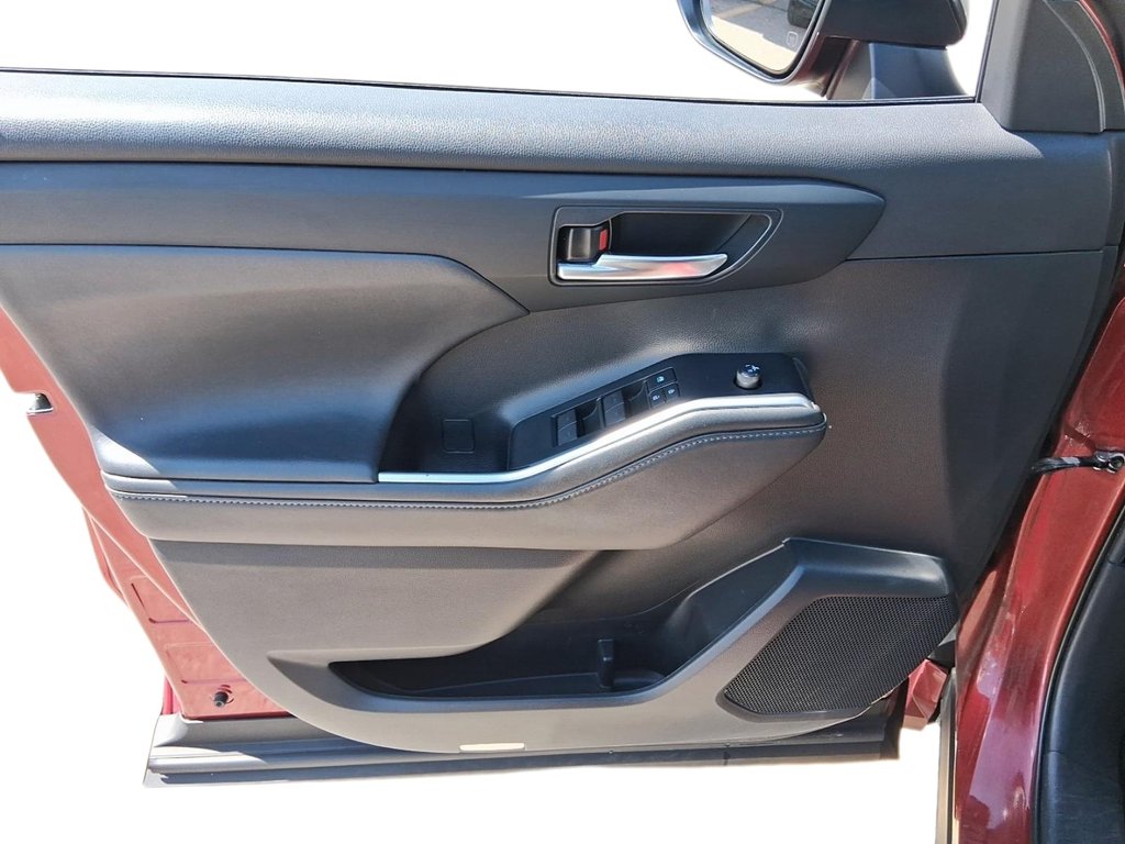 2021 Toyota Highlander XSE AWD in Stratford, Ontario - 13 - w1024h768px