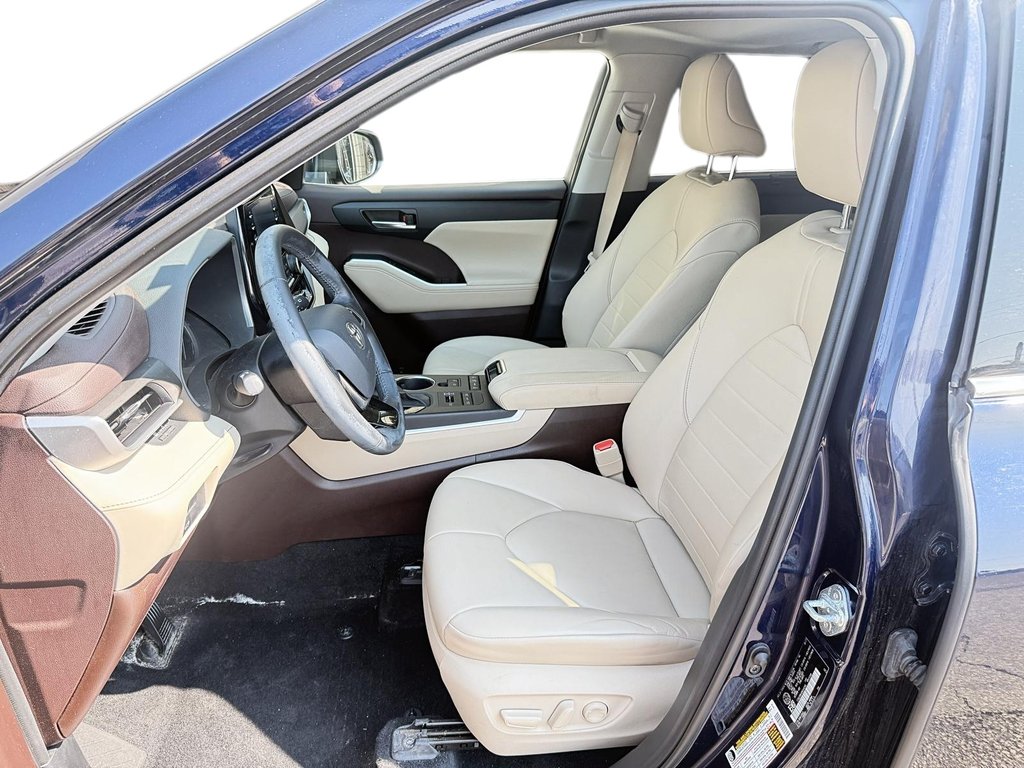 2021 Toyota Highlander XLE AWD in Stratford, Ontario - 8 - w1024h768px