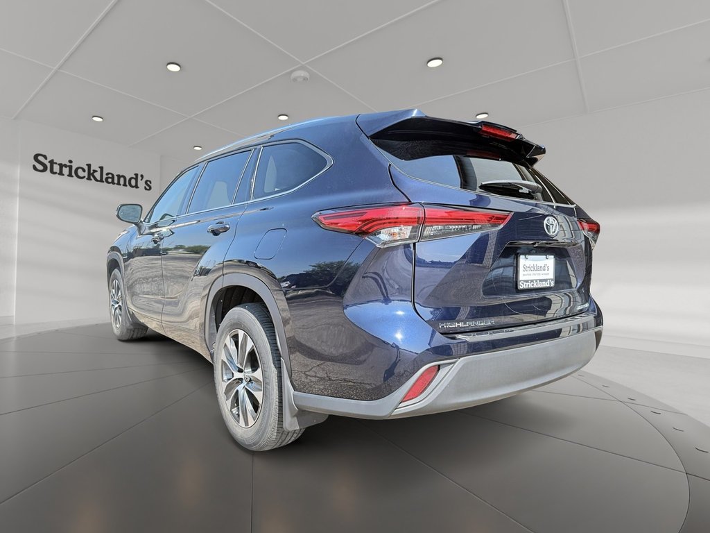 2021 Toyota Highlander XLE AWD in Stratford, Ontario - 4 - w1024h768px