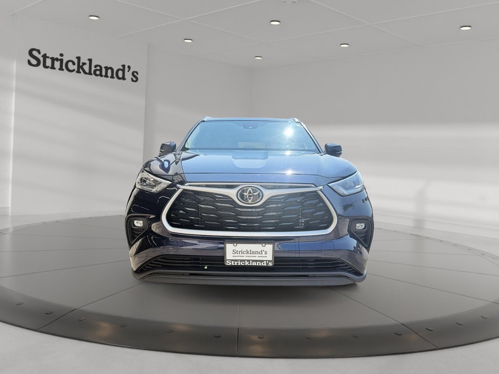 2021 Toyota Highlander XLE AWD in Stratford, Ontario - 2 - w1024h768px